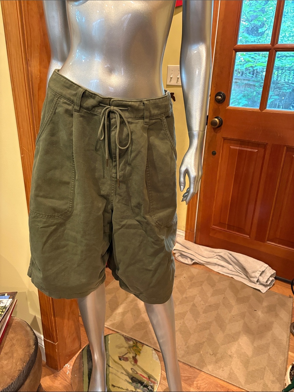 Anthropologie woman’s  Olive Utility Cargo Shorts with Drawstring
